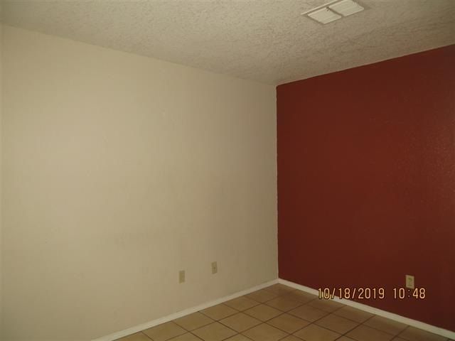 Commercial/Industrial Office: 206 Western Dr, Del Rio, TX 78840